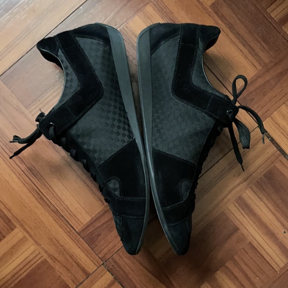 Black LV sneakers 100% authentic - Picture 3 of 3